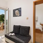 Tihi Iii Apartment