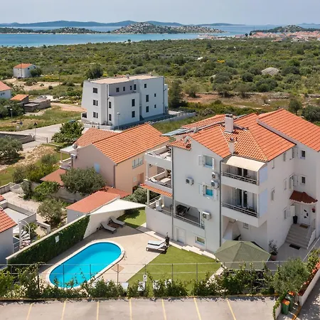 Apartment Tihi Iii *