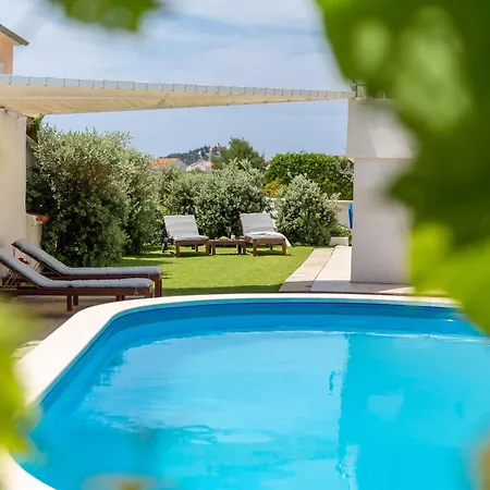 Apartment Tihi Iii *