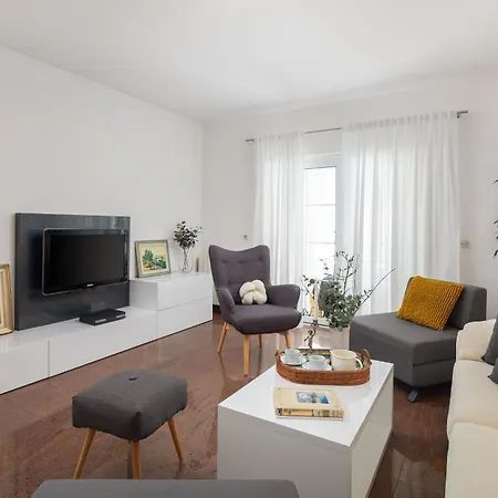 Apartment Tihi Iii *