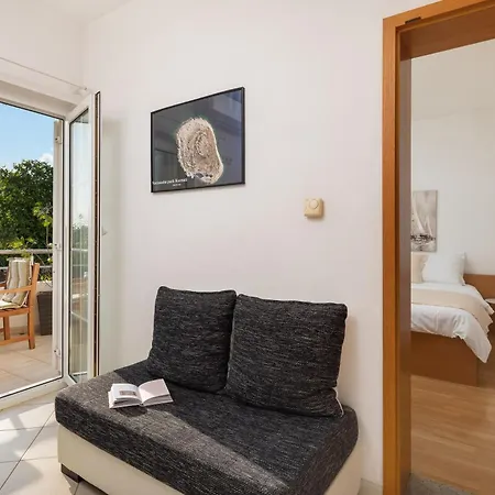 Tihi Iii Apartment