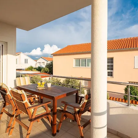 Apartman Tihi Iii