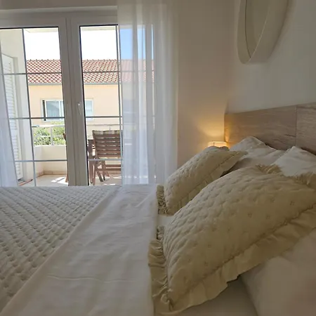 Tihi Iii Apartment