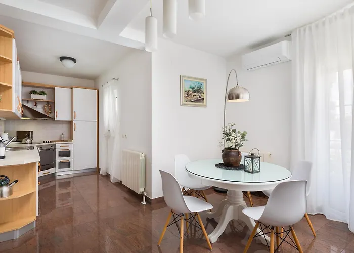 アパート Tihi Iii *