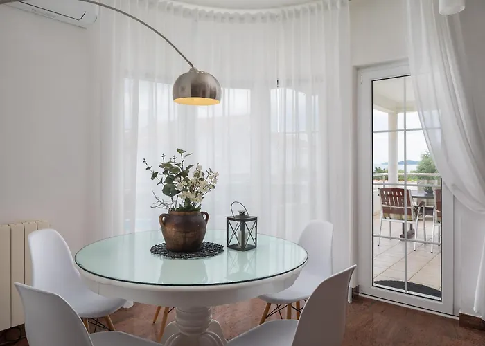 アパート Tihi Iii